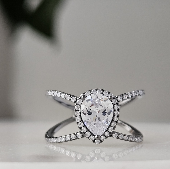 Charmed Aroma Black Gold Pear Gemstone ring, 925 Sterling Silver - Picture 3 of 7